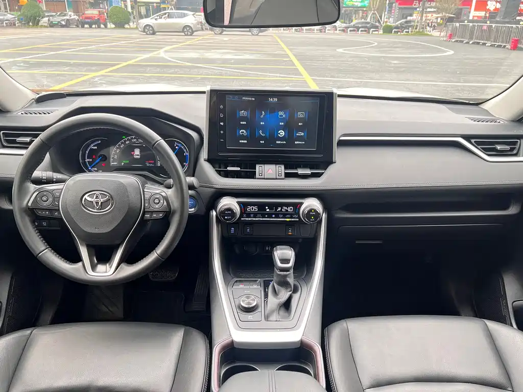 Toyota RAV4 2020 — фото 11