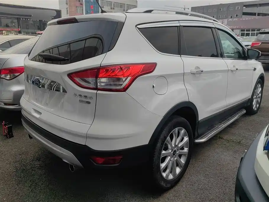 Ford Kuga 2015 — фото 3