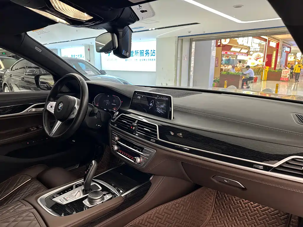 BMW 7 Series 2020 — фото 14