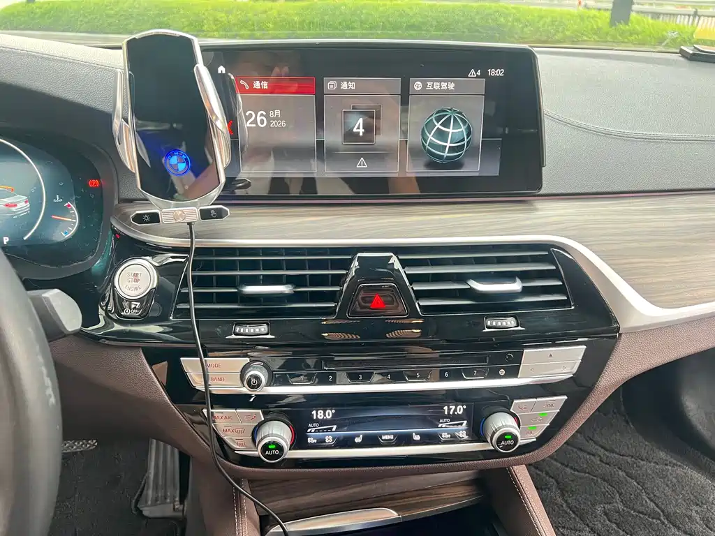 BMW 5 Series 2019 — фото 21