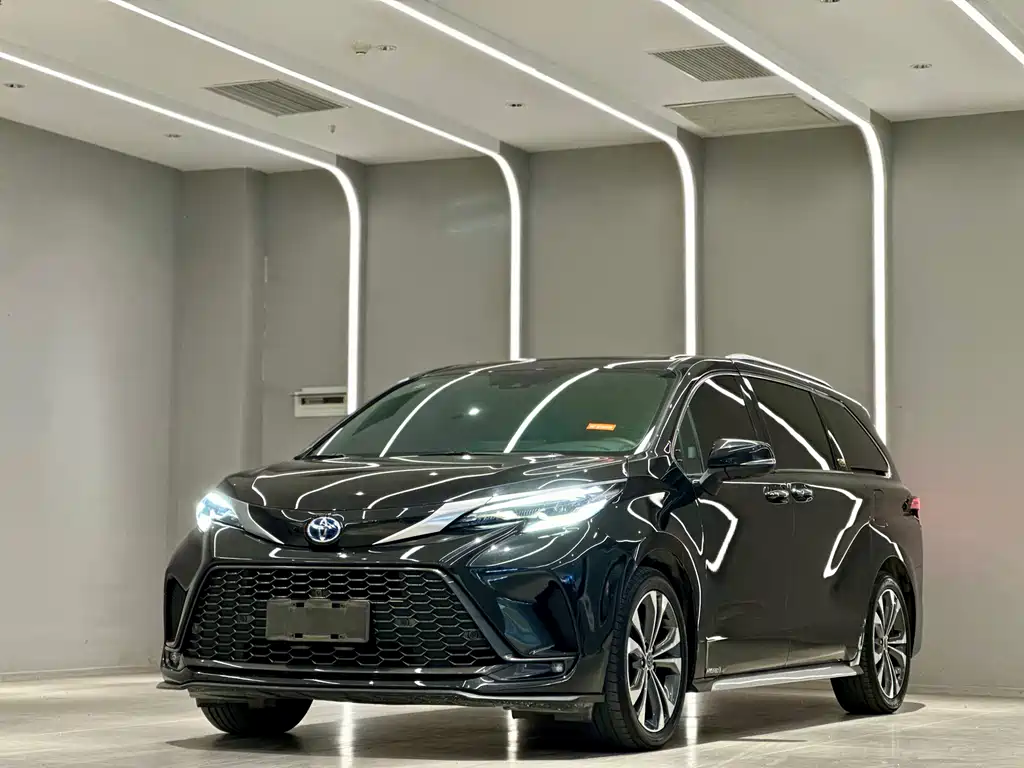 Toyota Granvia 2023