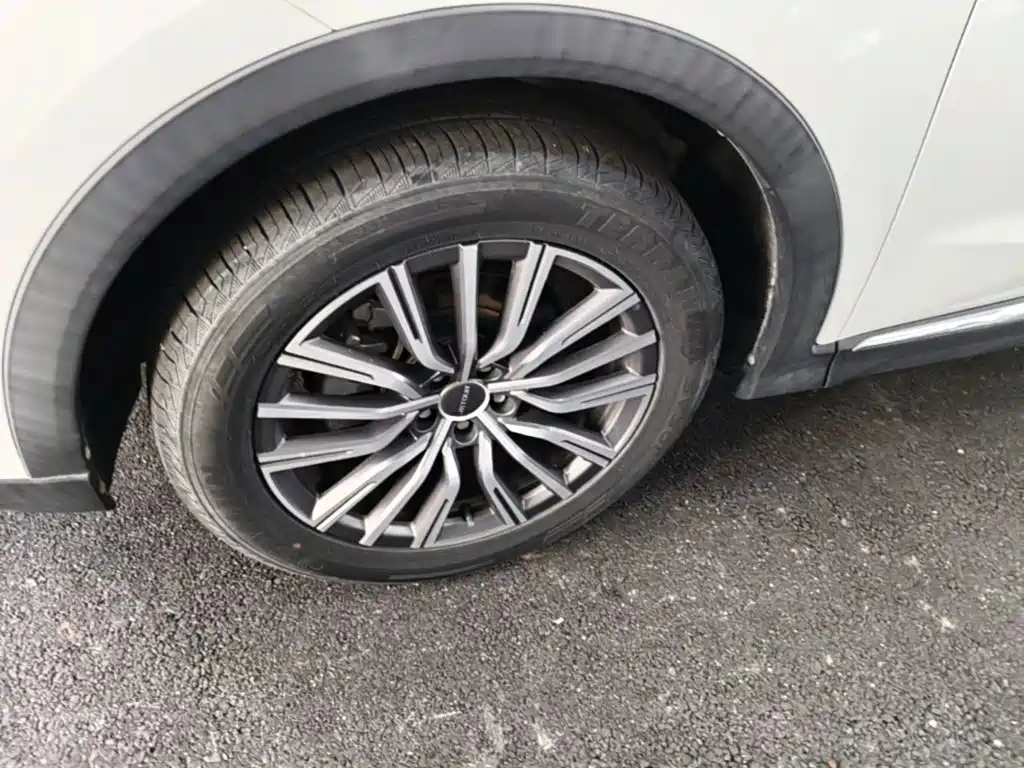 Jetour Jietu X70 PLUS 2023 — фото 23