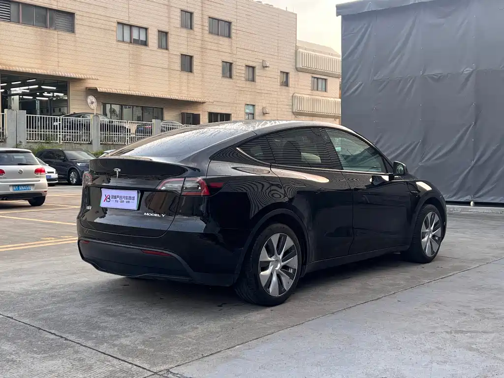 Tesla Model Y 2022 — фото 4