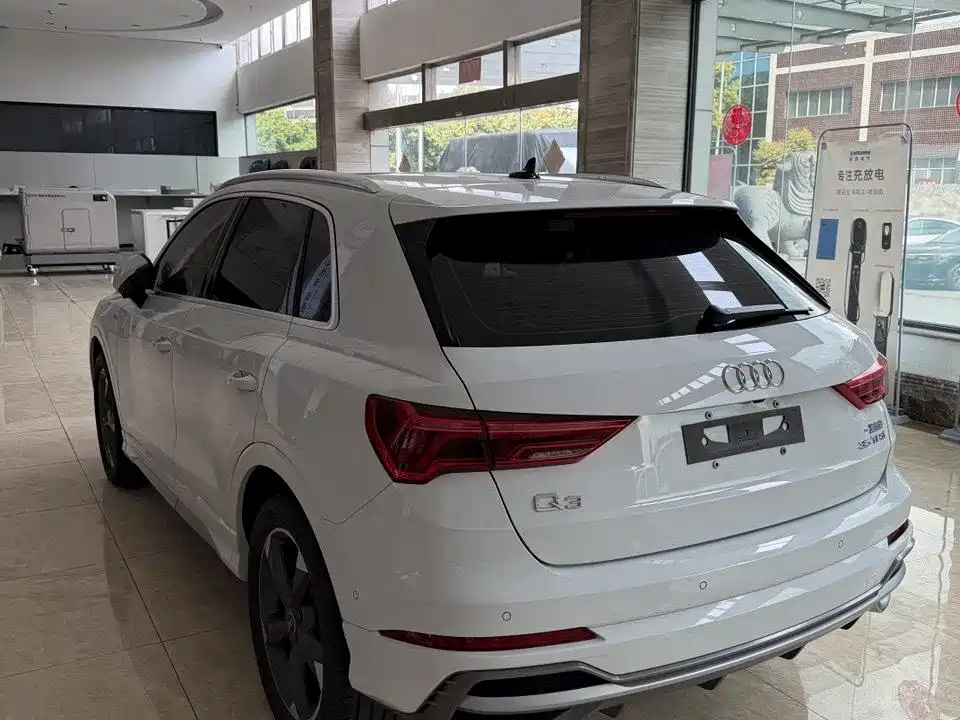 Audi Q3 2023 — фото 12