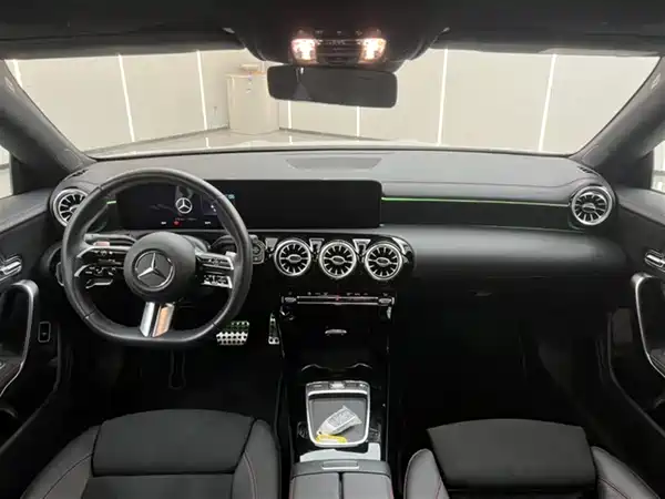 Mercedes-Benz CLA 2025