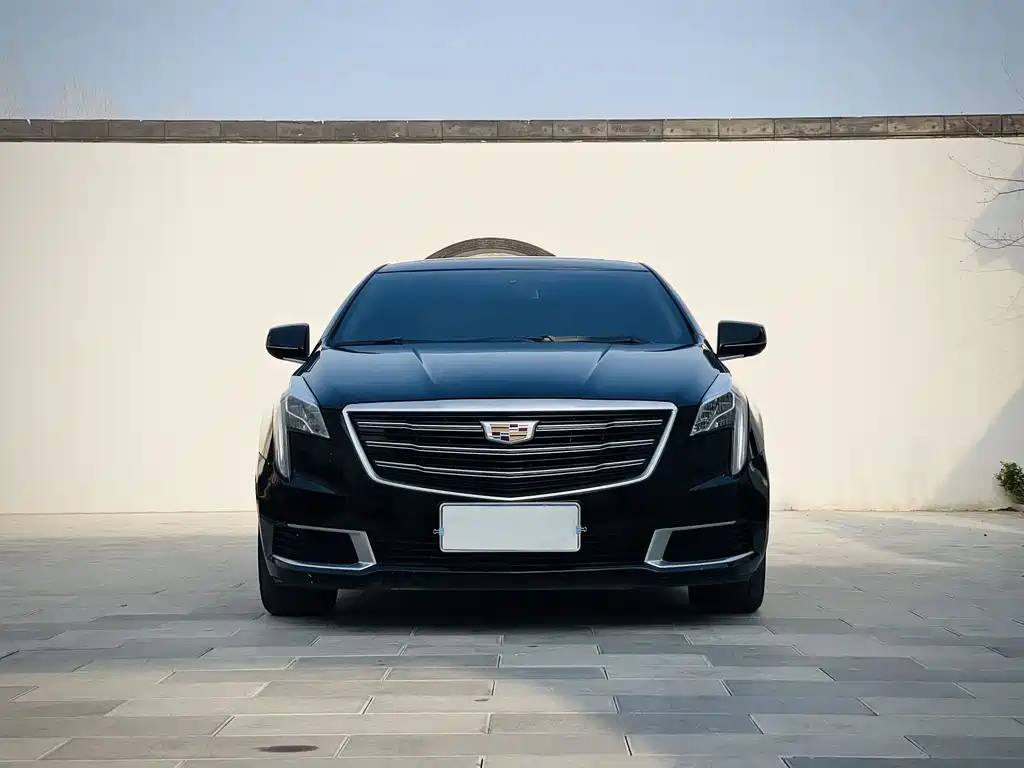 Cadillac XTS 2018 — фото 2