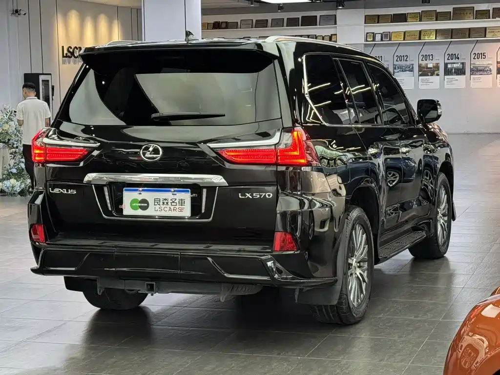 Lexus LX 2019 — фото 6
