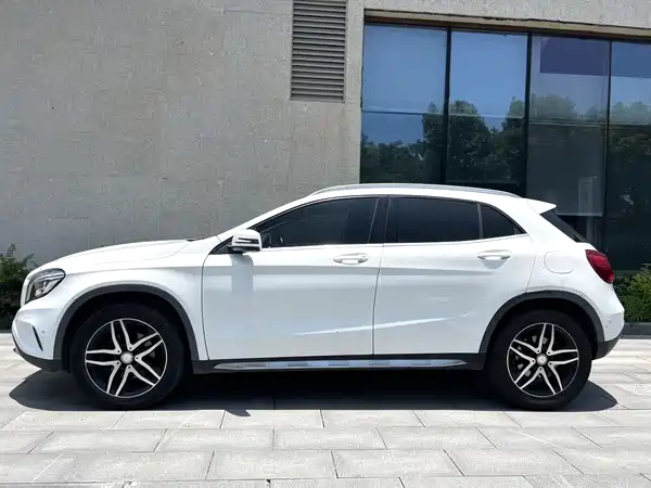 Mercedes-Benz GLA 2015