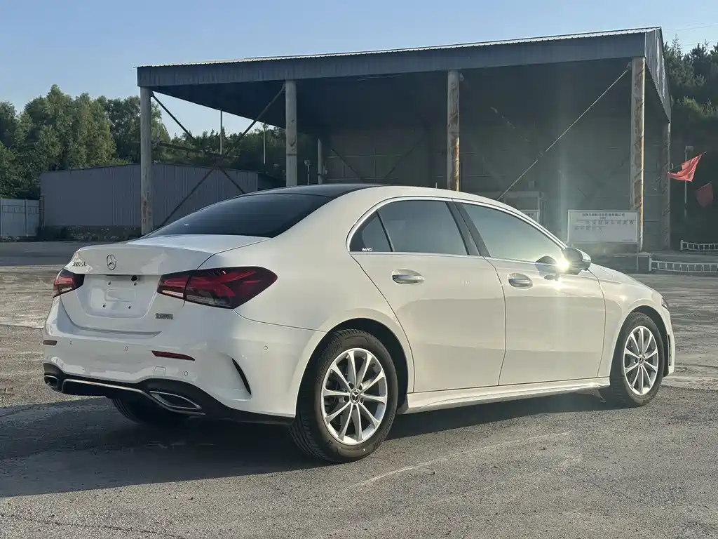 Mercedes-Benz A-Class 2022 — фото 9