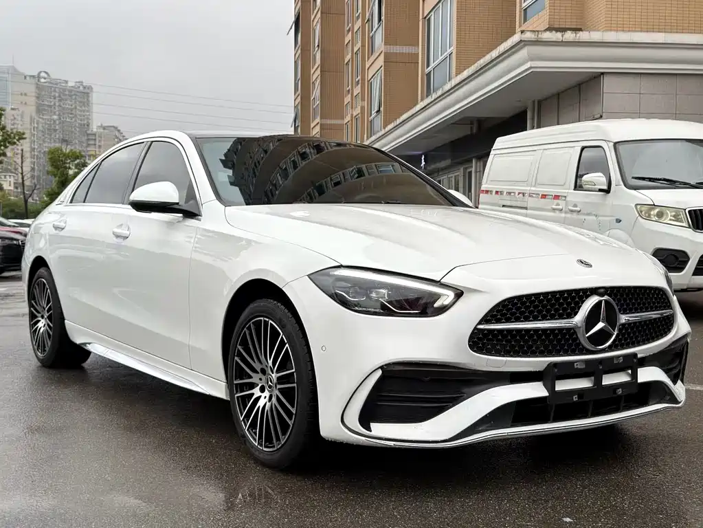 Mercedes-Benz C-Class 2024