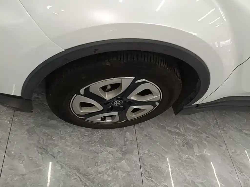 Toyota C-HR EV 2022 — фото 23