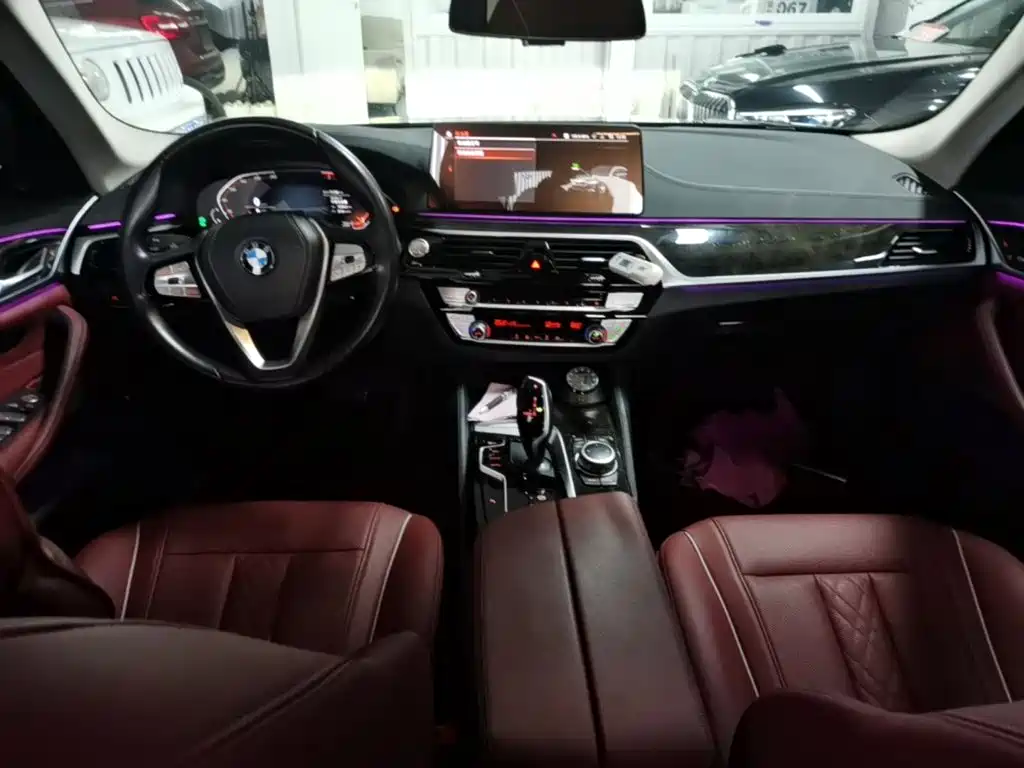 BMW 5 Series 2022 — фото 10