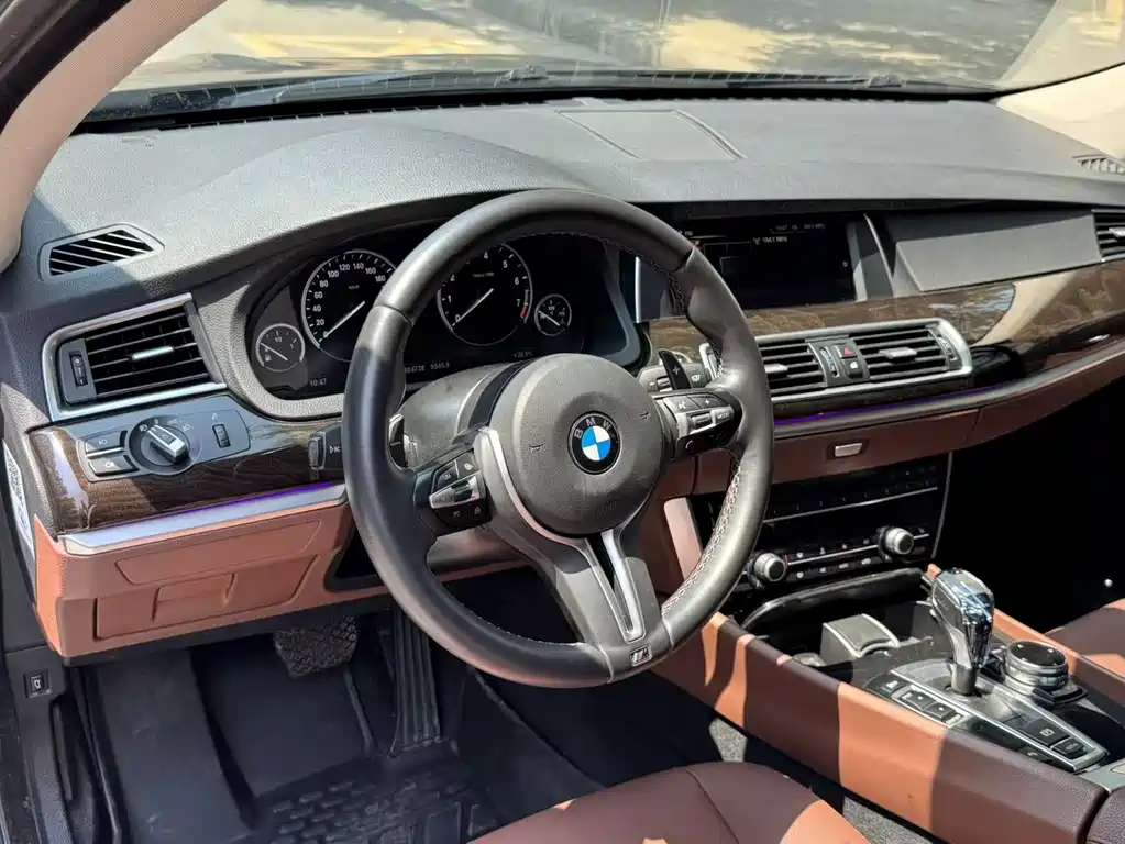 BMW 5 Series GT 2016 — фото 10