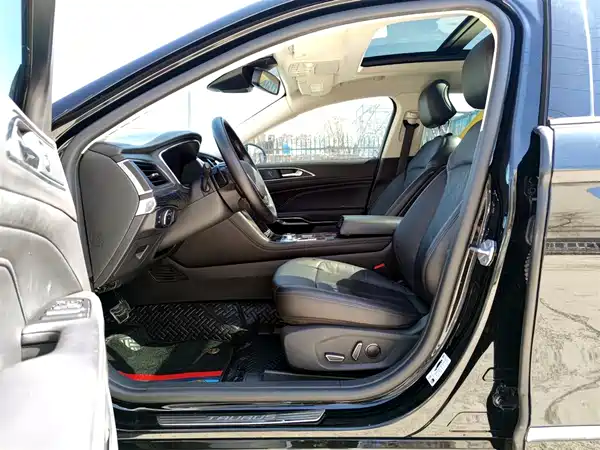 Ford Taurus 2019