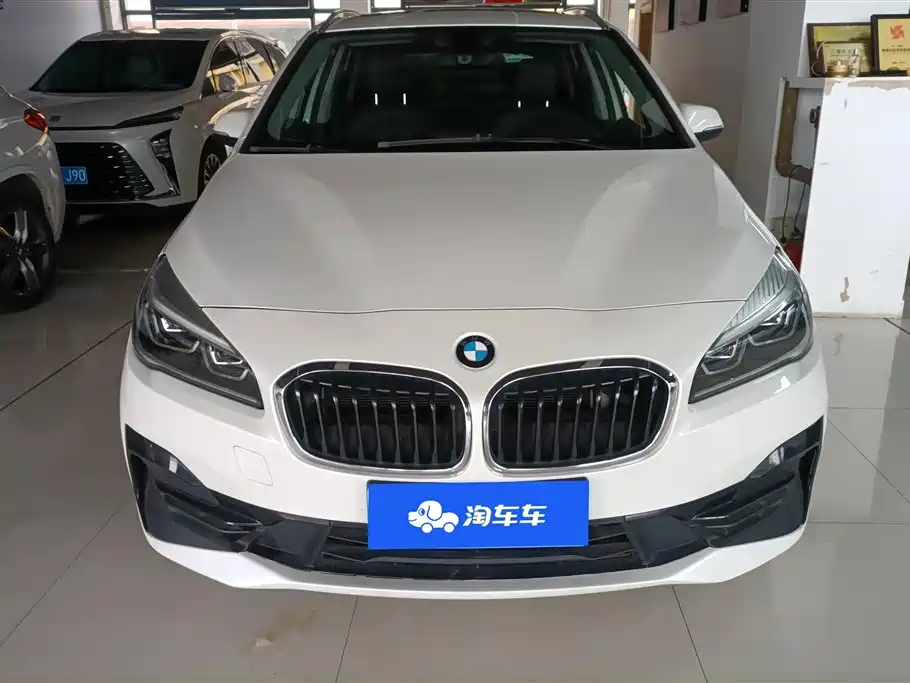 BMW 2 Series Active Tourer 2019 — фото 2