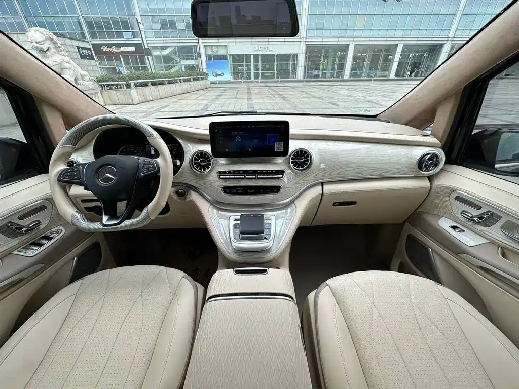 Mercedes-Benz Vito 2023 — фото 13