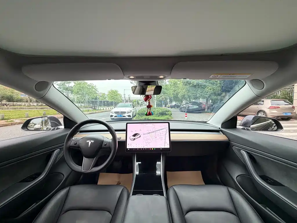 Tesla Model 3 2019 — фото 11
