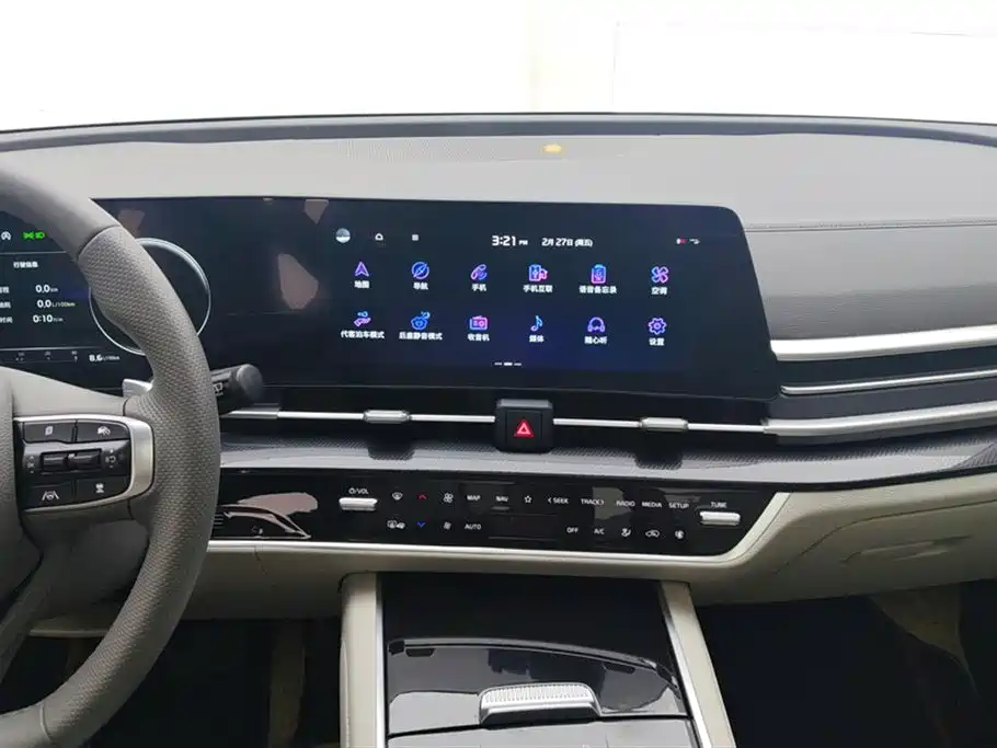 Kia Sportage 2023 — фото 13