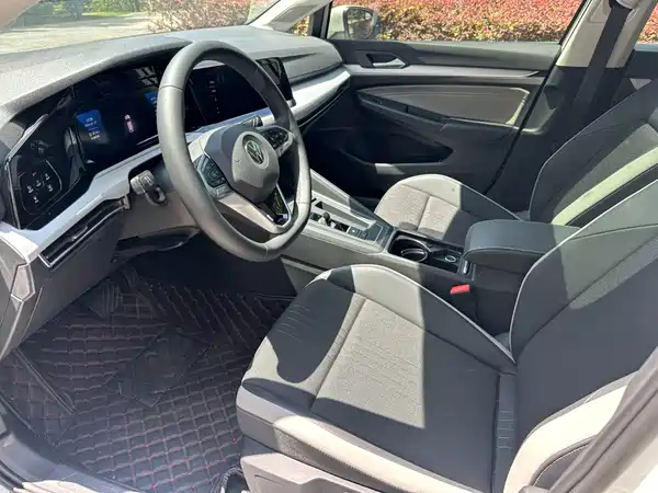 Volkswagen Golf 2023