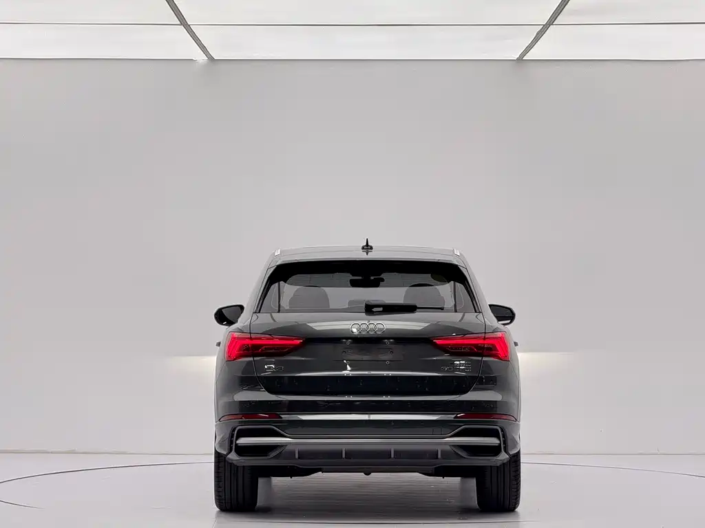 Audi Q3 2021 — фото 12