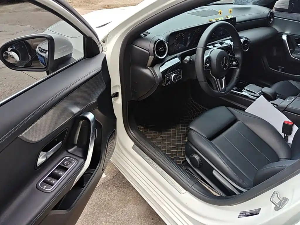 Mercedes-Benz A-Class 2022 — фото 16