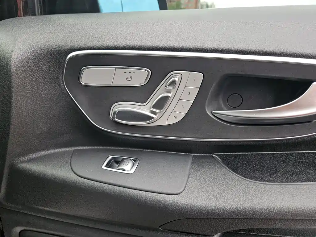 Mercedes-Benz Vito 2023 — фото 17