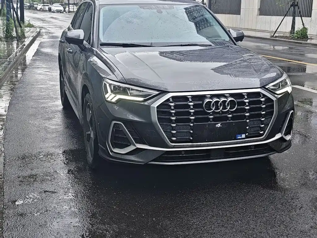 Audi Q3 2022 — фото 4