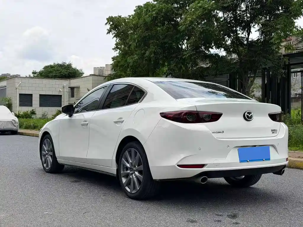 Mazda 3 Angkesela 2025