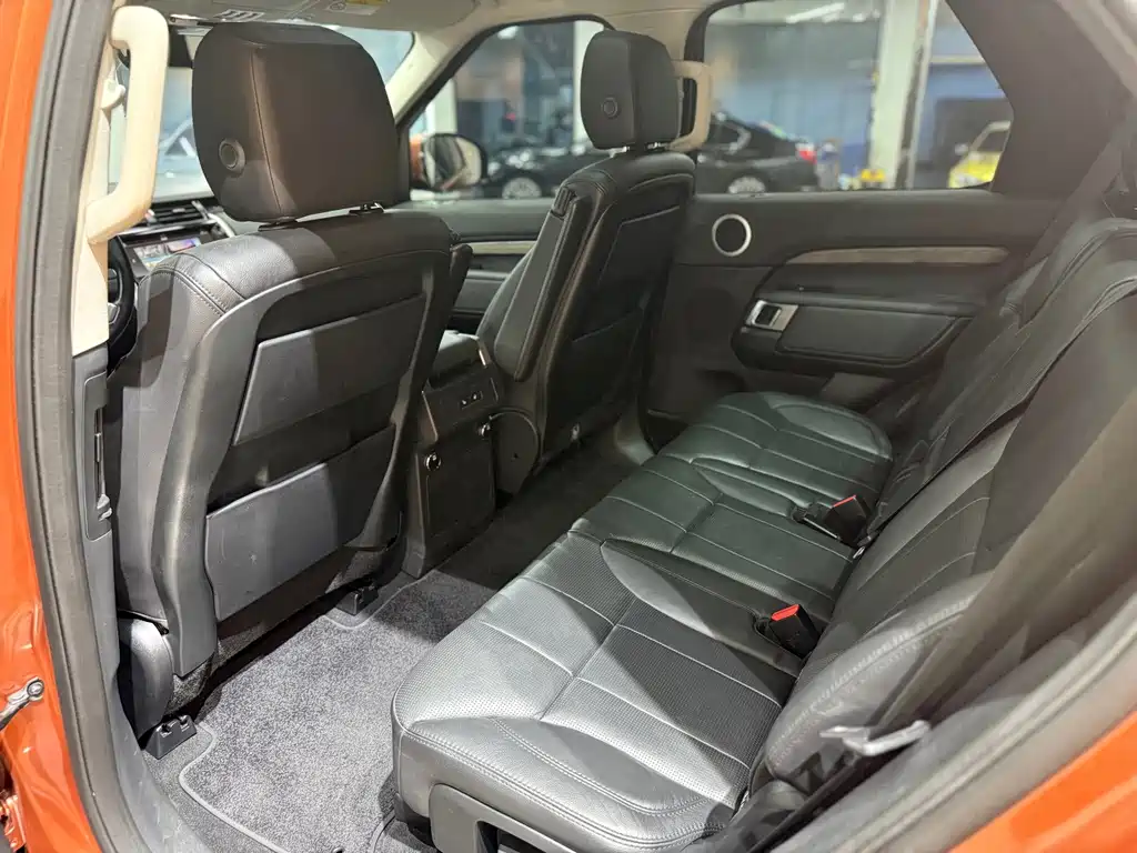 Land Rover Discovery 2017 — фото 19