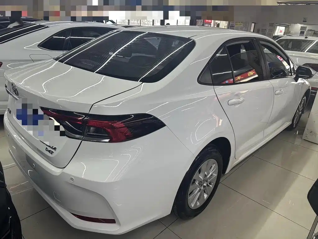 Toyota Corolla 2023 — фото 10
