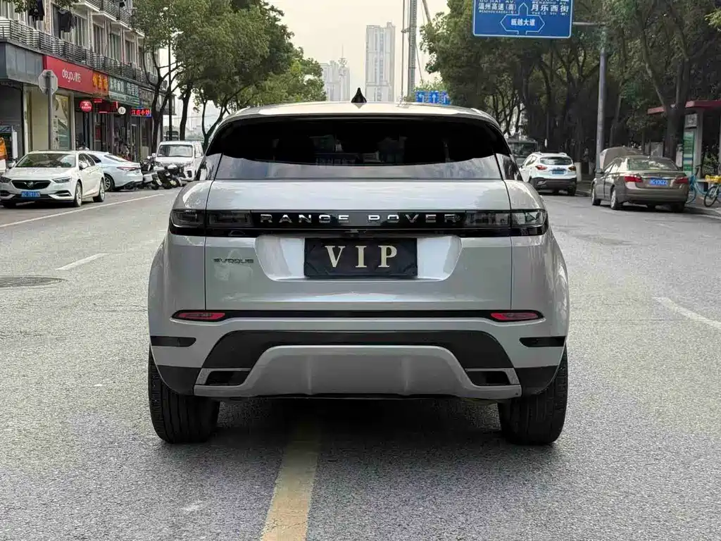 Land Rover Evoque 2023 — фото 4