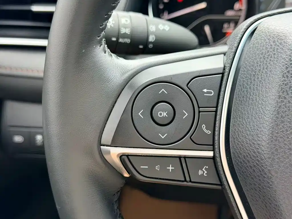 Toyota Camry 2023 — фото 21