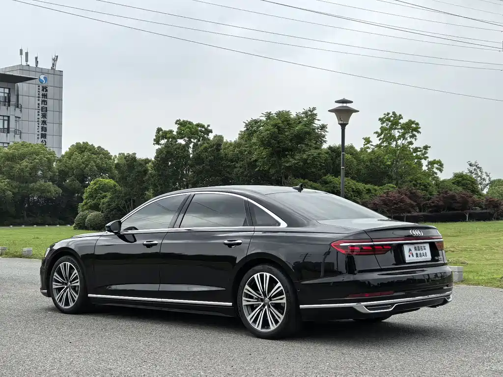 Audi A8 2020 — фото 19