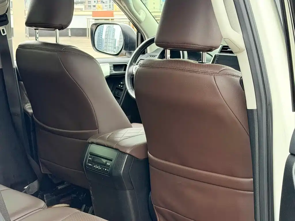 Toyota Prado 2020 — фото 11