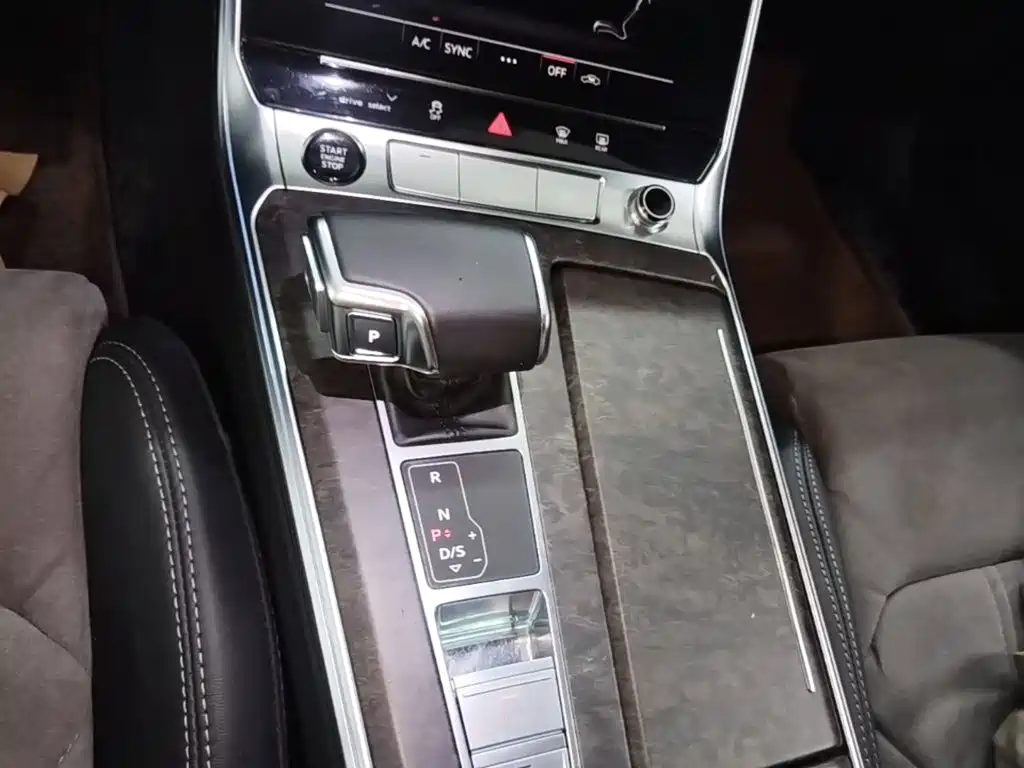 Audi A6L 2023 — фото 14