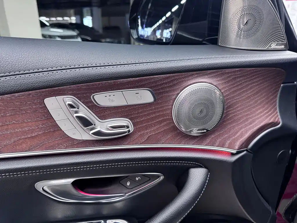 Mercedes-Benz E-Class 2018 — фото 17