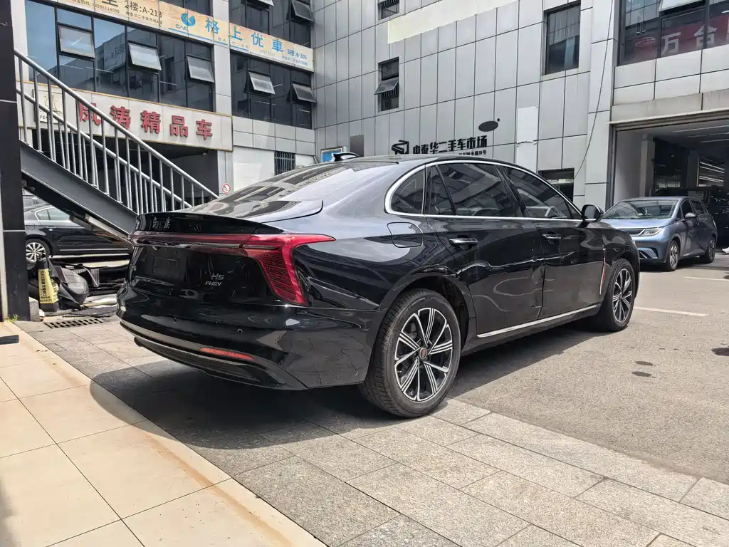 Hongqi H5 PHEV 2025 — фото 12