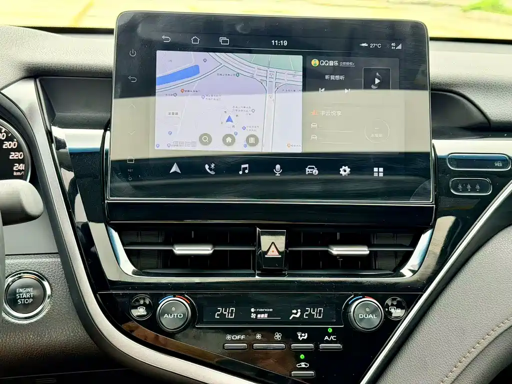 Toyota Camry 2023 — фото 17