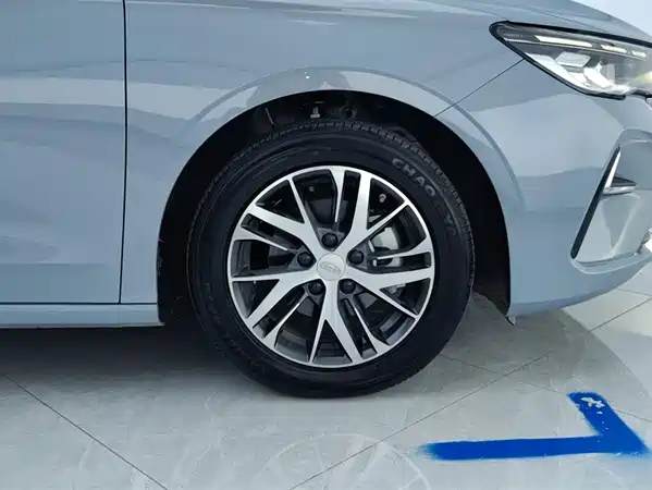 Geely Emgrand 2024