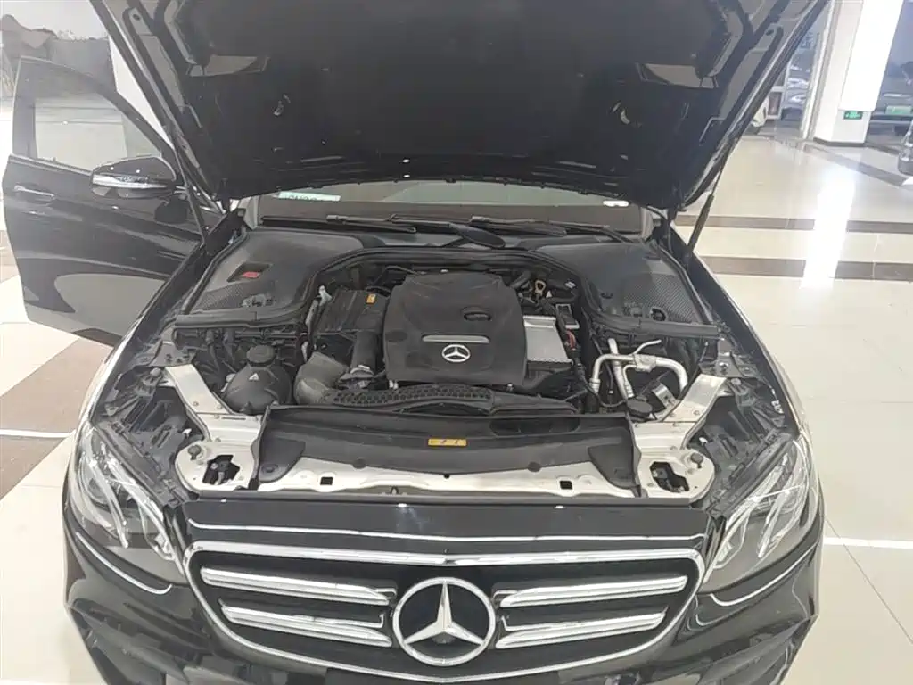 Mercedes-Benz E-Class 2018 — фото 20