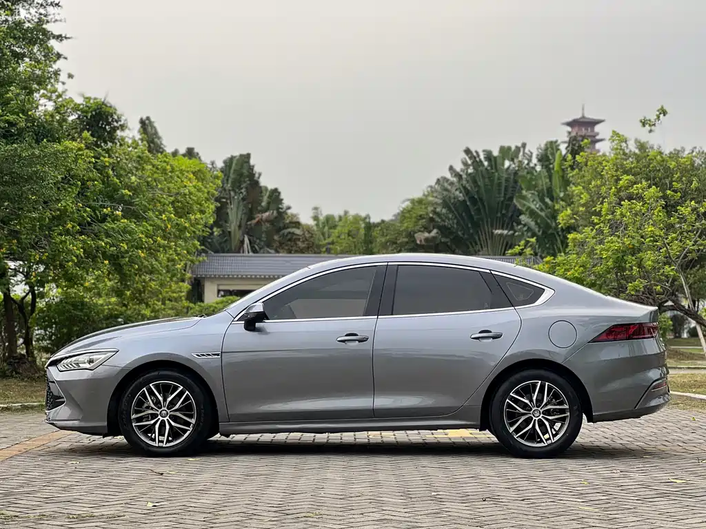 BYD Qin PLUS 2022 — фото 7