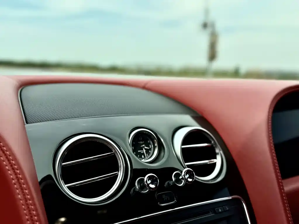Bentley Flying Spur 2019 — фото 16