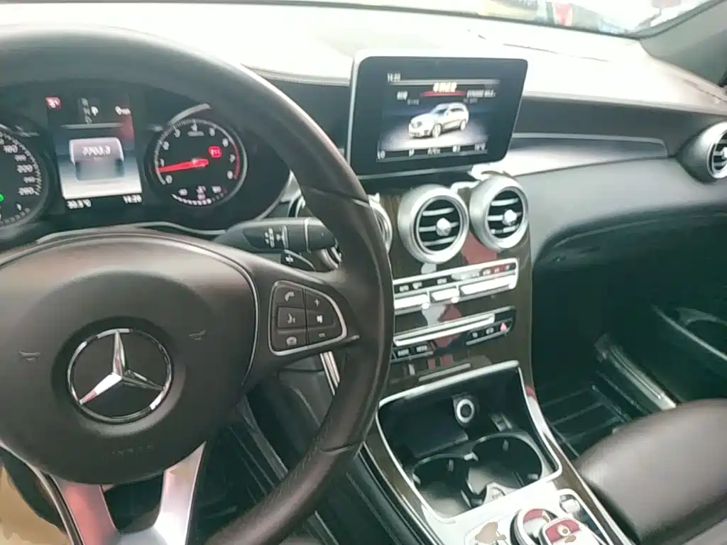 Mercedes-Benz GLC 2018 — фото 10