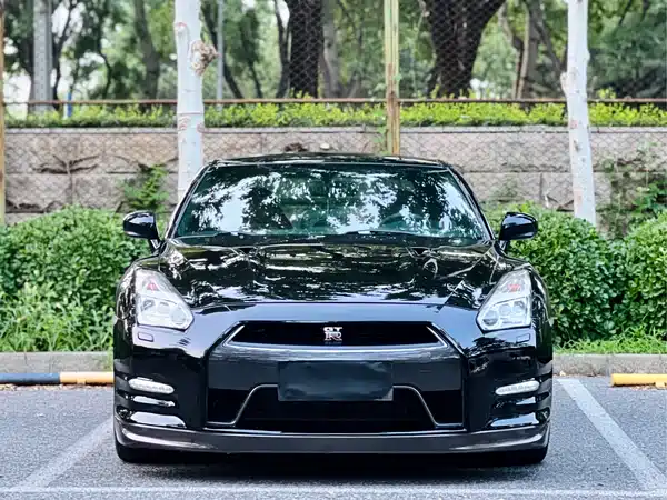 Nissan GT-R 2016
