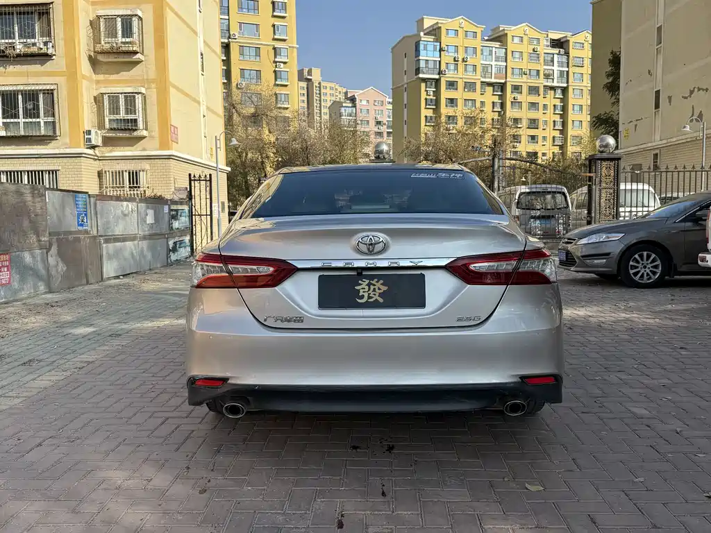 Toyota Camry 2021 — фото 4
