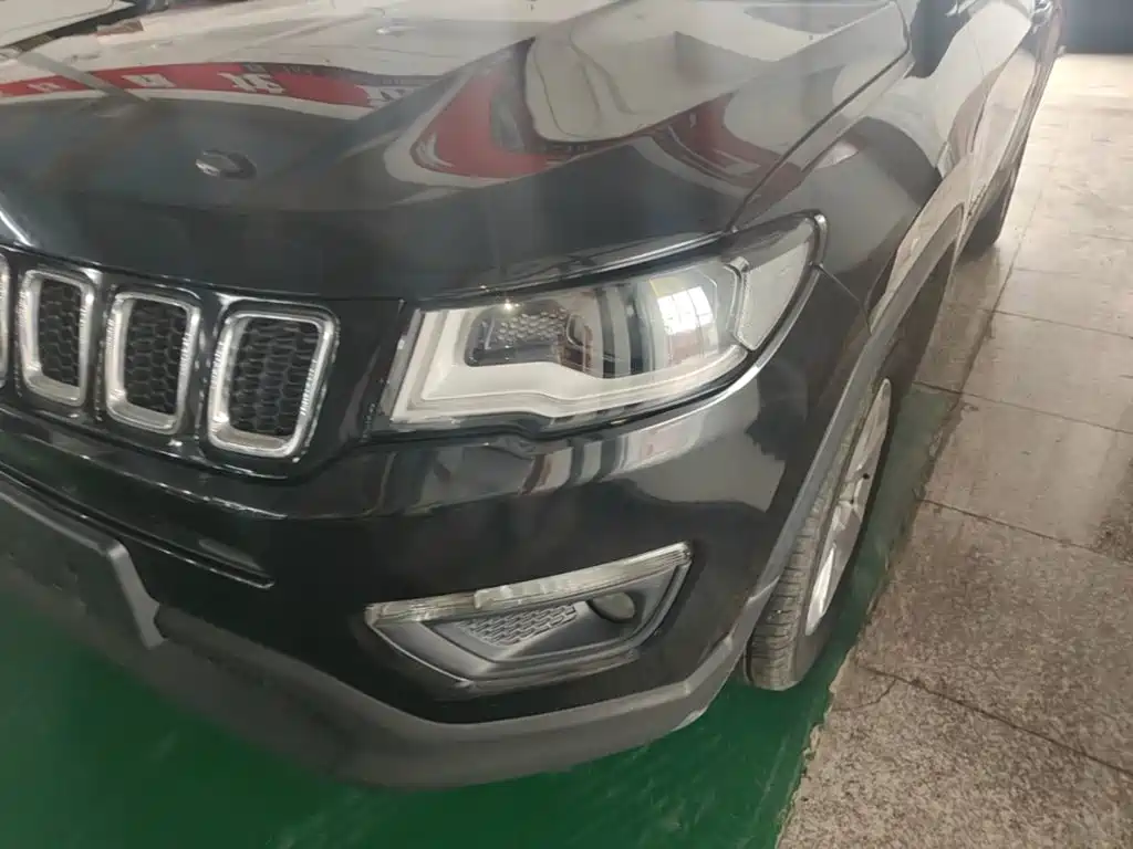 Jeep Compass 2017 — фото 24