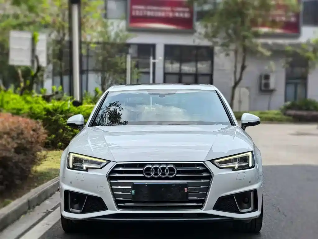 Audi A4L 2019