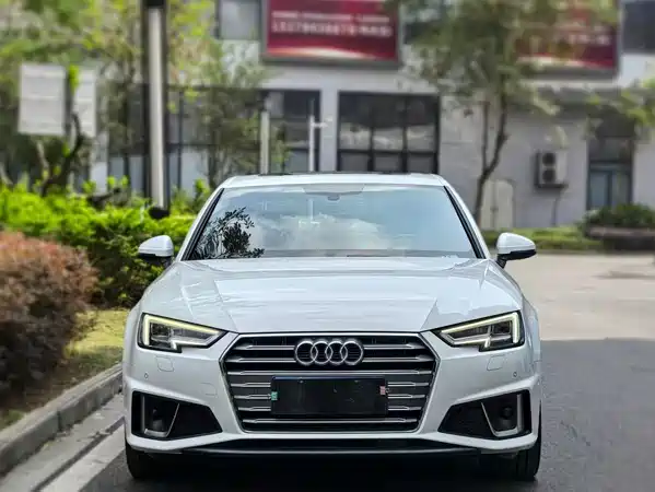 Audi A4L 2019