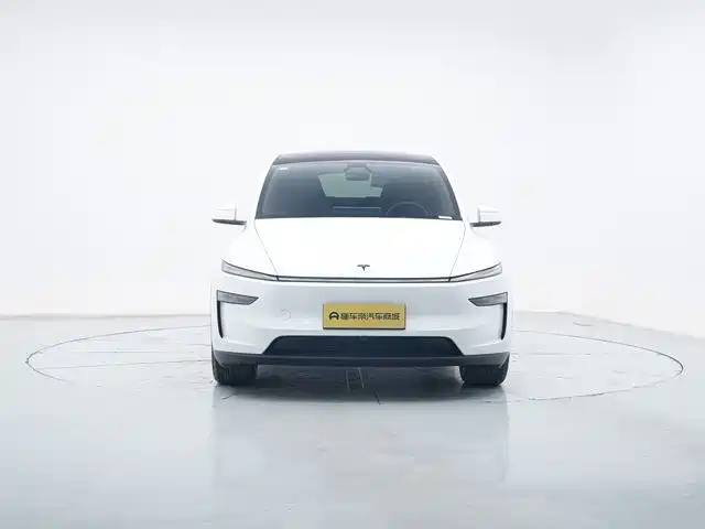 Tesla Model Y L 2026 — фото 2