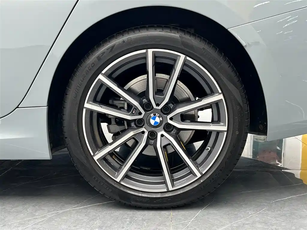 BMW 3 Series 2025 — фото 24